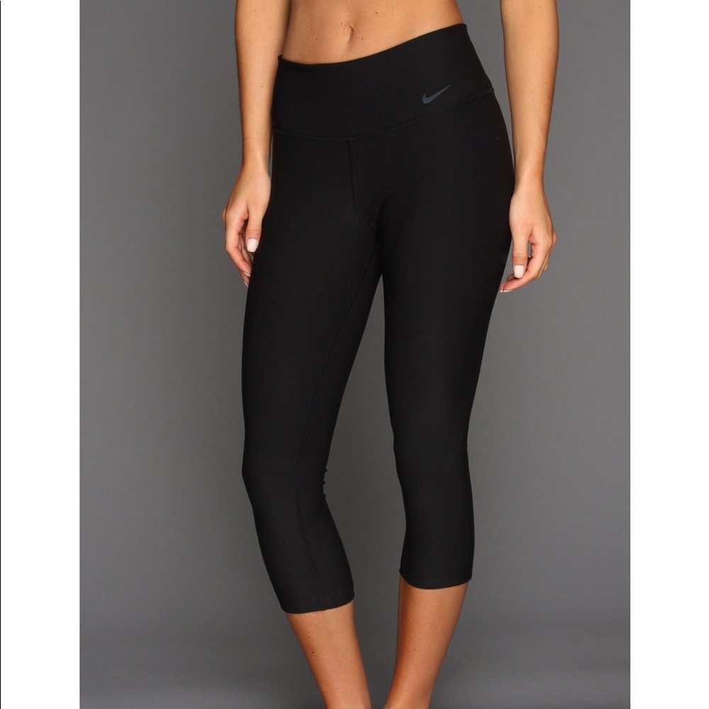 Nike DriFit cropped leggings